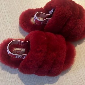 UGG FLUFF YEAH SLIDE RED RIBBON MOCASSIN SLIP ON.